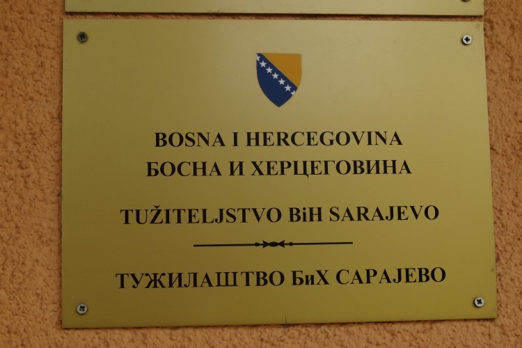 Trenutno pregledavate TUŽILAŠTVO BiH: PODIGNUTA OPTUŽNICA PROTIV 18 FIZIČKIH I 3 PRAVNE OSOBE U PREDMETU SA DOKAZIMA IZ SKY I ANOM APLIKACIJA!