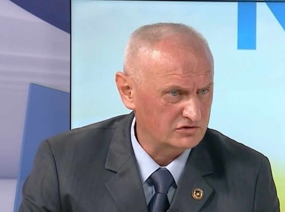 Pročitajte više o članku V.d. direktora Federalne uprave policije, Vahidin Munjić je razveden od realnosti i pameti! On je sramota, kuga, sida i sifilis za Federalnu upravu policije!