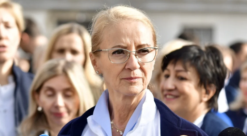 Pročitajte više o članku Prof. dr. Sebija Izetbegović treba biti izrazito ponosna na sve što je urađeno u proteklih osam godina u KCUS-u – za dva mandata! Naučila je ljekare, da vole svoje pacijente i svrstala je KCUS svojim radom među najbolje zdravstvene ustanove u regiji.