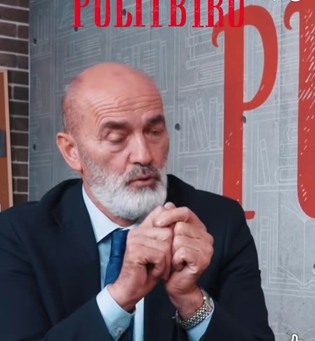 Pročitajte više o članku OTAC KAČAVENDA: Medijski prostor za odbranu bezakonja: Šta nam to Škrijelj nudi za parlamentarne klupe? Stisnute šake otkrivaju najveću tajnu – i njega je protjeralo!